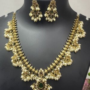 1934 RICE BEADED NECKSET WITH EARRING