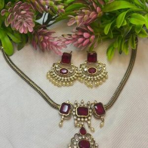 2207 RED STONE NECKLACE