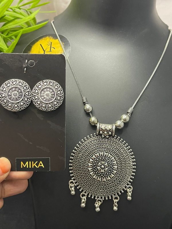 OXIDISED SILVER MALA SET CIRCLE PENDANT