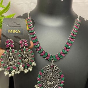 SILVER NECK SET