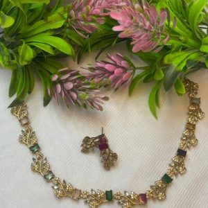 2174 STONE NECKSET