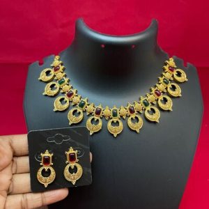 BUDGET FRIENDLY NECKSET